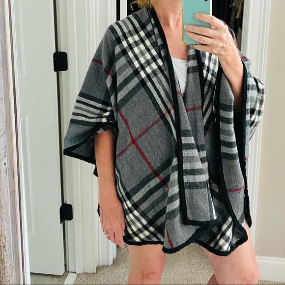 FRAAS Grey & Red Plaid Cape/Poncho/Car Blanket - Picture 7 of 11